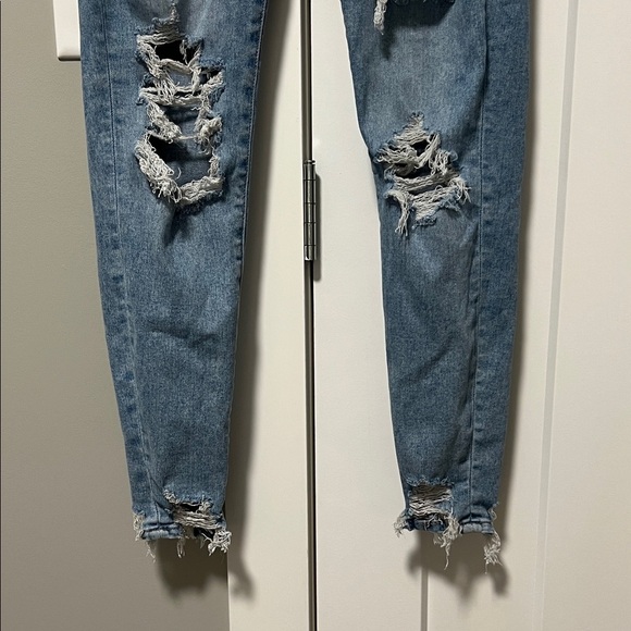 American Eagle Outfitters Ripped Blue Boyfriend Jeans - Picture 3 of 4